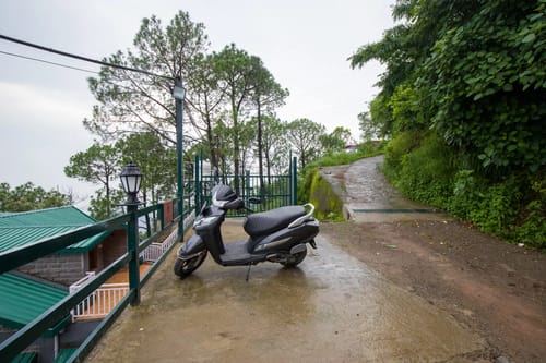 Pinehill Manor | Scenic Hillside 6-BHK Hideaway With Garden, Patio & Gazebo – 6 bedroom villa in Kasauli, Himachal Pradesh