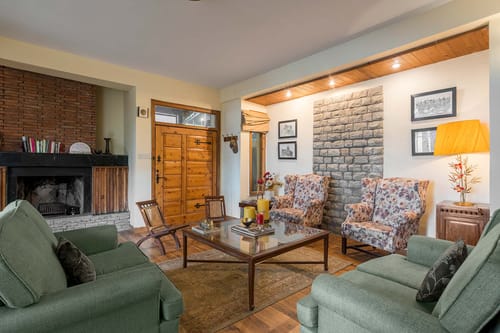 Wood House Retreat – 3 bedroom villa in Shimla, Himachal Pradesh