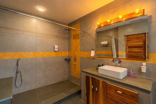 Shamrock Riverfront – 5 bedroom villa in Manali, Himachal pradesh