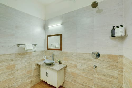 Aravale Farm | Pet-friendly 4-BHK Farmhouse With Private Pool, 2-Acre Lush Garden & Aravali Views – 4 bedroom villa in Delhi Ncr, Delhi