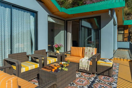 Thelma & Louise  W/ Outdoor Jacuzzi – 6 bedroom villa in Kasauli, Himachal Pradesh
