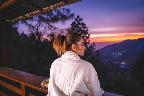 The Kingfisher Treehouse With Jacuzzi – 1 bedroom villa in Mussoorie, Uttarakhand