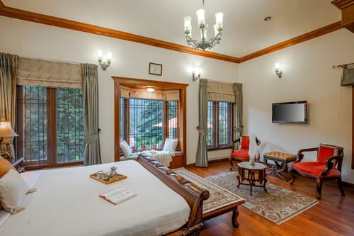 The Meadow | Elegant 3-BHK Hill Retreat With Entertainment Lounge & Terrace – 3 bedroom villa in Nainital, Uttarakhand