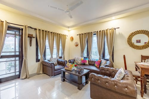 Cozy Nest | 2-BHK | Garden | Balcony | Swing | Bathtub | Bonfire Area  – 2 bedroom villa in Nainital, Uttarakhand