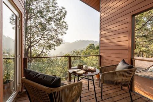 Sirmour Baag Merlot | Hillside Pet-friendly Cottage With Jacuzzi, Balcony & Restaurant