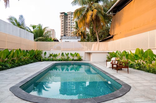 Valiyaveetil Mansion | 5-BHK Mansion With Private Pool, Home Theatre, Garden & Lift | Near New Marine Drive – 5 bedroom villa in Kochi, Kerala
