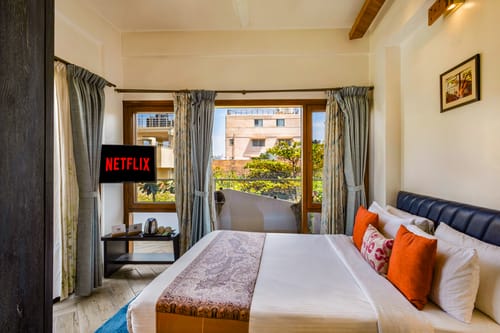 The Jazminn Timberwood | 3-BHK Pet-friendly Apartment with Shared Sit Out Area | Near Bengaluru Palace – 3 bedroom villa in Bengaluru, Karnataka