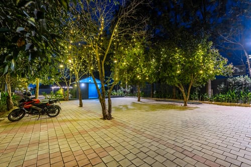 Inara Retreat | Pet-Friendly 1- Cottage with a Mezzanine Loft, Shared Pool, and Garden – 1 bedroom villa in Bengaluru, Karnataka