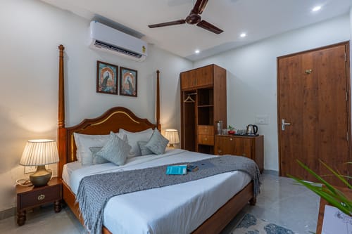 Lakefront | 4-BHK Villa with Common Patio Seating, Attic and Outdoor Dining Area – 4 bedroom villa in Bhimtal, Uttarakhand