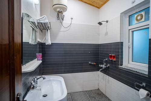Virginia @ Albert Estate – 6 bedroom villa in Mussoorie, Uttarakhand