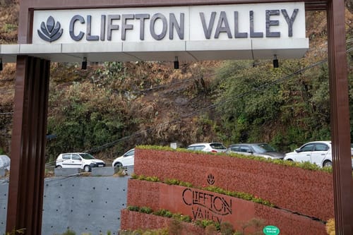 Cliff Crest | 2-BHK | Kitchen | Outdoor Sitting Area | Lift – 2 bedroom villa in Shimla, Himachal Pradesh