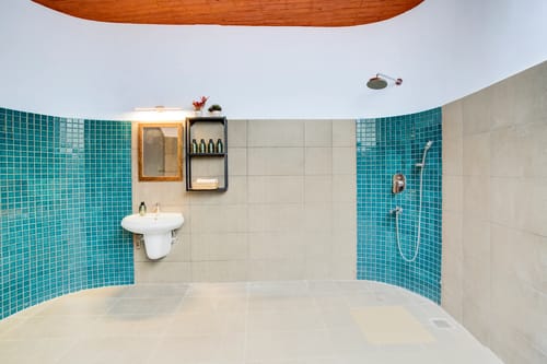 Urvi Regal Suite | Elegant Eco-friendly Retreat With Common Pool, Garden, Farm & Games Zone  – 1 bedroom villa in Bengaluru, Karnataka