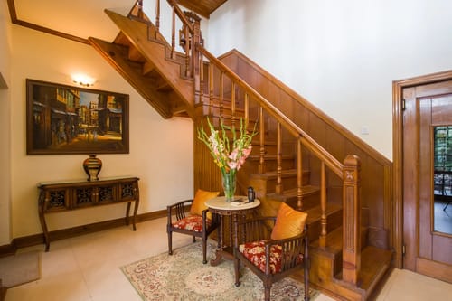 The Meadow | Elegant 3-BHK Hill Retreat With Entertainment Lounge & Terrace – 3 bedroom villa in Nainital, Uttarakhand