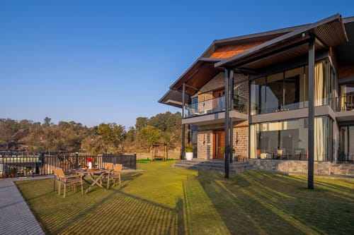 3 Rooms @ Savara w/ Heated Infinity Pool and Jacuzzi Villa in Kasauli
 – 3 bedroom villa in Kasauli, Himachal Pradesh
