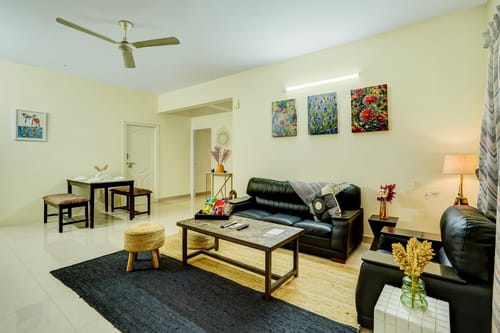 Saffron Breeze | 1-Room in an Apartment with Shared Living, Dining, Lift & Balcony | Women Only – 1 bedroom villa in Bengaluru, Karnataka