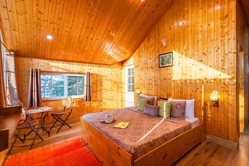 Hill Top Farmstead | Heritage 3-BHK English-Style Villa With Balcony, Gazebo & Stunning Hill Views – 3 bedroom villa in Shimla, Himachal Pradesh