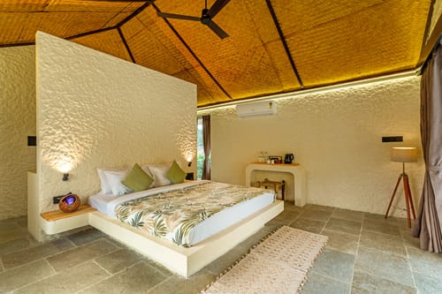 Malai | 1 Suite With Private Garden, Sit out, & Plunge Pool | 15 Mins from Panch Ratnas – 1 bedroom villa in Chennai, Tamil Nadu