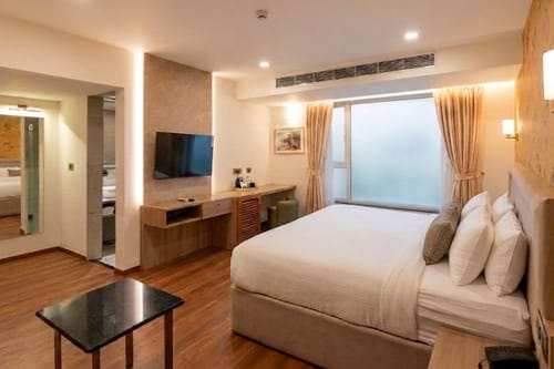 Executive King Rooms @ Fernwood – 3 bedroom villa in Bangalore, Karnataka
