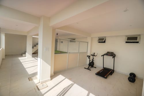 The Ridgeview Retreat Olivia | Pet-friendly Room with Private Balcony, Common  Lounge & Restro | Close to Naldehra – 1 bedroom villa in Shimla, Himachal Pradesh