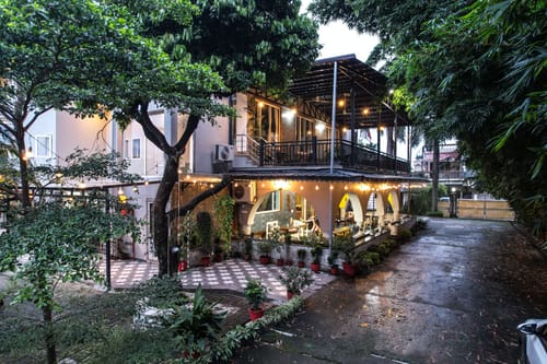 Impreza Luxury Stays Classic Room | Pet-friendly 1-Room Retreat With Common Lounge Area, Garden, Verandah & Restro – 1 bedroom villa in Dehradun, Uttarakhand