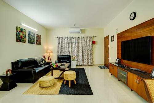 Saffron Breeze | 1-Room in an Apartment with Shared Living, Dining, Lift & Balcony | Women Only – 1 bedroom villa in Bengaluru, Karnataka