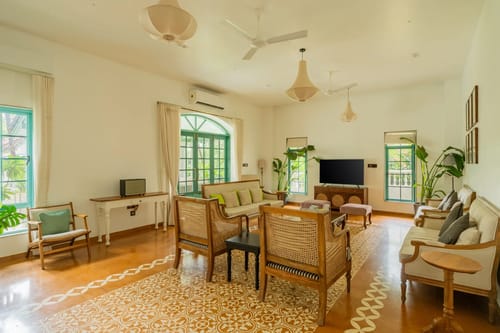 Villa Frienders | Indo-Portuguese 5-BHK Villa With Private Pool & Lift Near Popular Beaches – 5 bedroom villa in North Goa, Goa