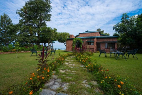 Horizon W/ Outdoor Pool – 4 bedroom villa in Kasauli, Himachal Pradesh