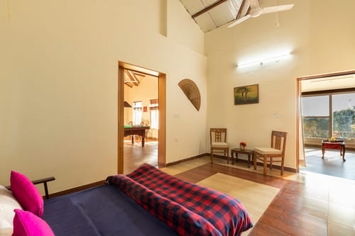 Room 4 @ The Silver Oaks Cottage – 1 bedroom villa in Dehradun, Uttarakhand