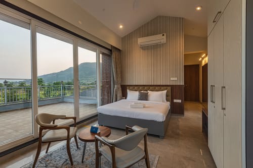 Nimishka Villa | 5-BHK Haven With Pvt Pool, Lavish Garden & Scenic Views – 5 bedroom villa in Lonavala, Maharashtra