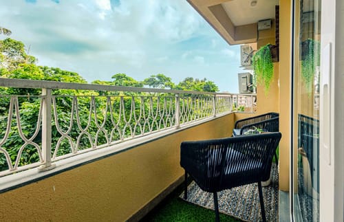 Veera Marina | Charming 3-BHK Apt Near Candolim Beach With Common Pools & Lift