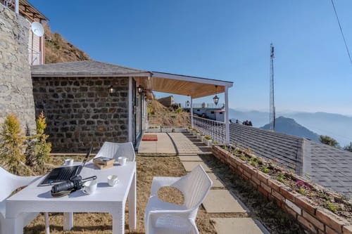 Top Tibba-Hilltop Stone Chalet 2 – 1 bedroom villa in Mussoorie, Uttarakhand