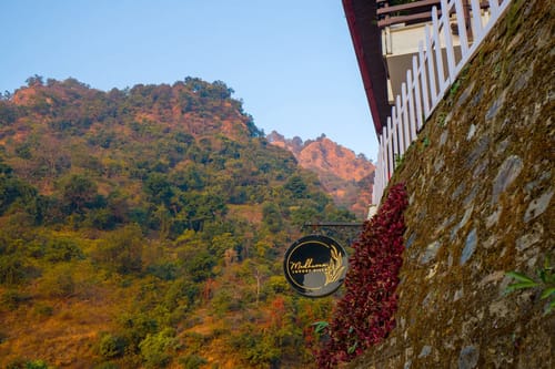 Madhuram Villa | Pet-Friendly 5-BHK Hillside Retreat With Garden & Balcony – 5 bedroom villa in Dehradun, Uttarakhand