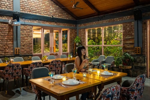 Granny’s Den | 1-BHK Pet-friendly With Bathtub, Shared Pool, Restaurant & Gazebo by the River