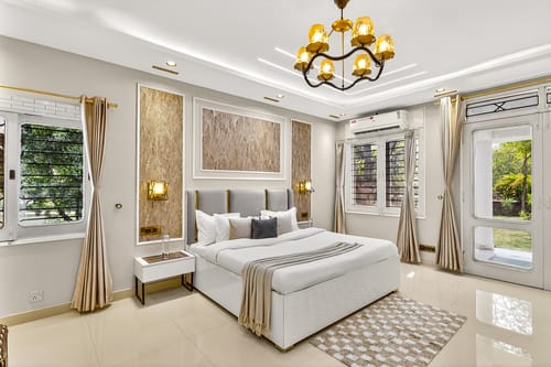Crystal Farms | Pet-friendly 3-BHK Farmhouse with Private Pool, Bar, Garden & Elegant British Interiors | Close to Qutub Minar – 3 bedroom villa in Delhi NCR, Delhi