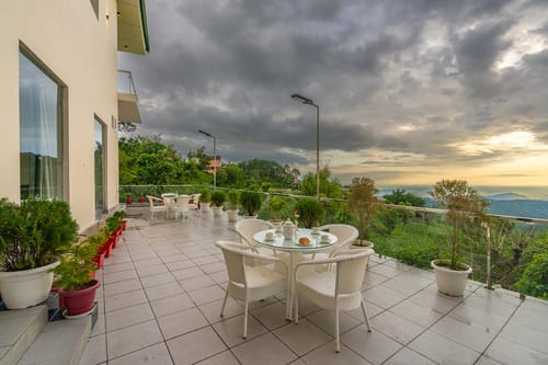 Tranquil @ Cedar Haven - Nahan W/Outdoor Infinity Pool – 3 bedroom villa in Kasauli, Himachal Pradesh