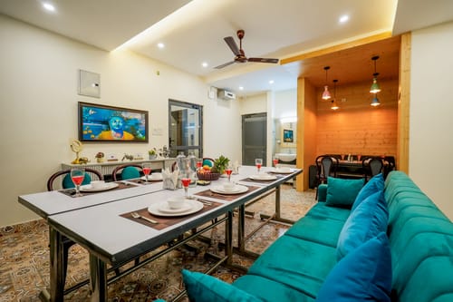 Hillshades Retreat | 6-BHK Villa With Sit-out Area, Private Pool, Restro, Game Zone, Panoramic Hill Views & a Lift – 6 bedroom villa in Kasauli, Himachal Pradesh