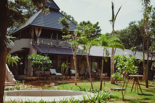 Bali Bay Cemara | 2-BHK Villa Set on 2 Acres with Shared Pool, Jacuzzi, Firepits & Bar Lounge – 2 bedroom villa in Bengaluru, Karnataka