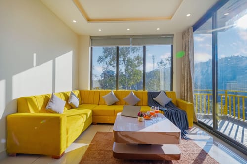 Hillshades | 3 BHK with Sit-out Area, Shared Pool, Restaurant, Game Zone and Scenic Hill Views – 3 bedroom villa in Kasauli, Himachal Pradesh