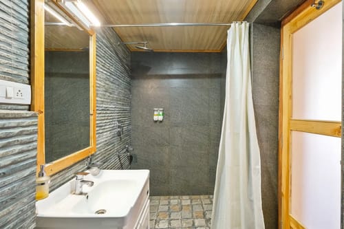 Jomotel Talai – 2 bedroom villa in Shimla, Himachal Pradesh