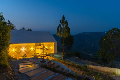 Europa @ Luna Nova - Ranikhet