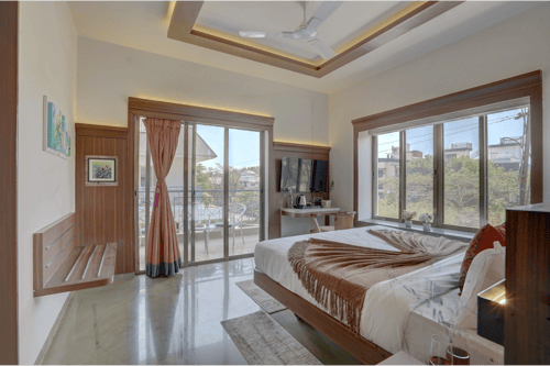 Adarsh Villa 1 | Elegant Pet-friendly 3-BHK Villa With Private Pool & Balcony – 3 bedroom villa in Lonavala, Maharashtra