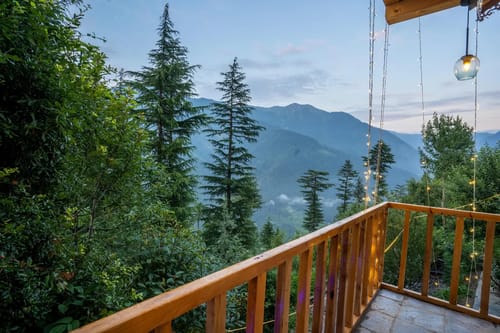 Jibhi Peaks Duplex Cottage With A Hot Tub
