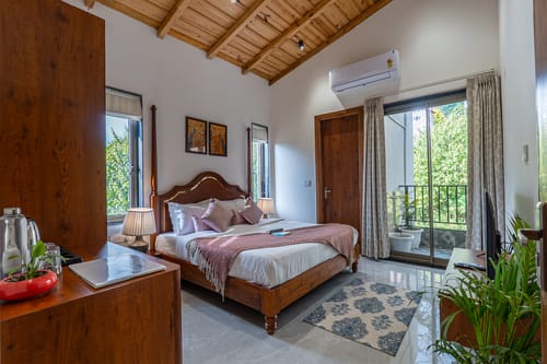 Lakefront | 4-BHK Villa with Common Patio Seating, Attic and Outdoor Dining Area – 4 bedroom villa in Bhimtal, Uttarakhand