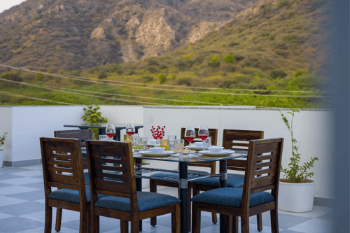 Kasturi Villa | 6-BHK Pet-Friendly Villa Near Sajjangarh Palace With Plunge Pool & Terrace – 6 bedroom villa in Udaipur, Rajasthan