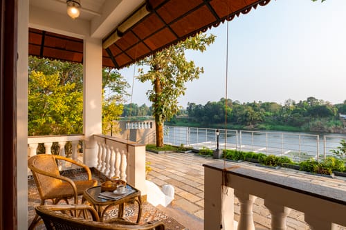 Vintage Retreat | 5-BHK Riverfront Heritage Villa With Speed Boat, Ayurvedic Spa & Cultural-Themed Rooms Near Malayattoor – 5 bedroom villa in Kochi, Kerala