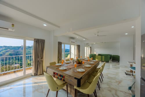Midpoint UMA Suite | Pet-friendly 1-Room with Shared Outdoor Pool, Living Area & Entertainment Lounge | Lift Access – 1 bedroom villa in South Goa, Goa
