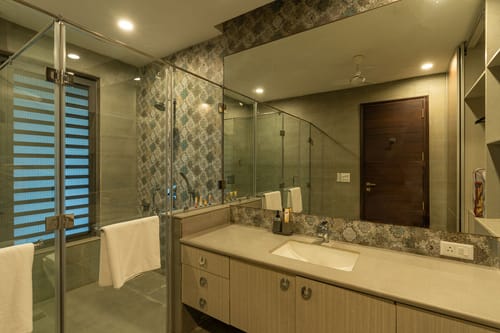 The Brick house w/ Outdoor Pool – 4 bedroom villa in Delhi-ncr, Delhi