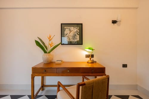 Villa Paraíso | Luxe Pet-friendly 4-BHK Villa With Pvt Pool, Bar, Lift & Scenic Hill Vistas – 4 bedroom villa in North Goa, Goa