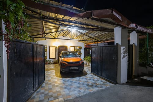 Lakeview Manor | Stunning 3-BHK Lakeside Getaway With Balconies & A Garden – 3 bedroom villa in Bhimtal, Uttarakhand