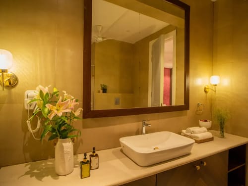 Suntuarios Casa Ikkebana | 4-BHK | Pvt Pool | Jacuzzi | Bar – 4 bedroom villa in North Goa, Goa